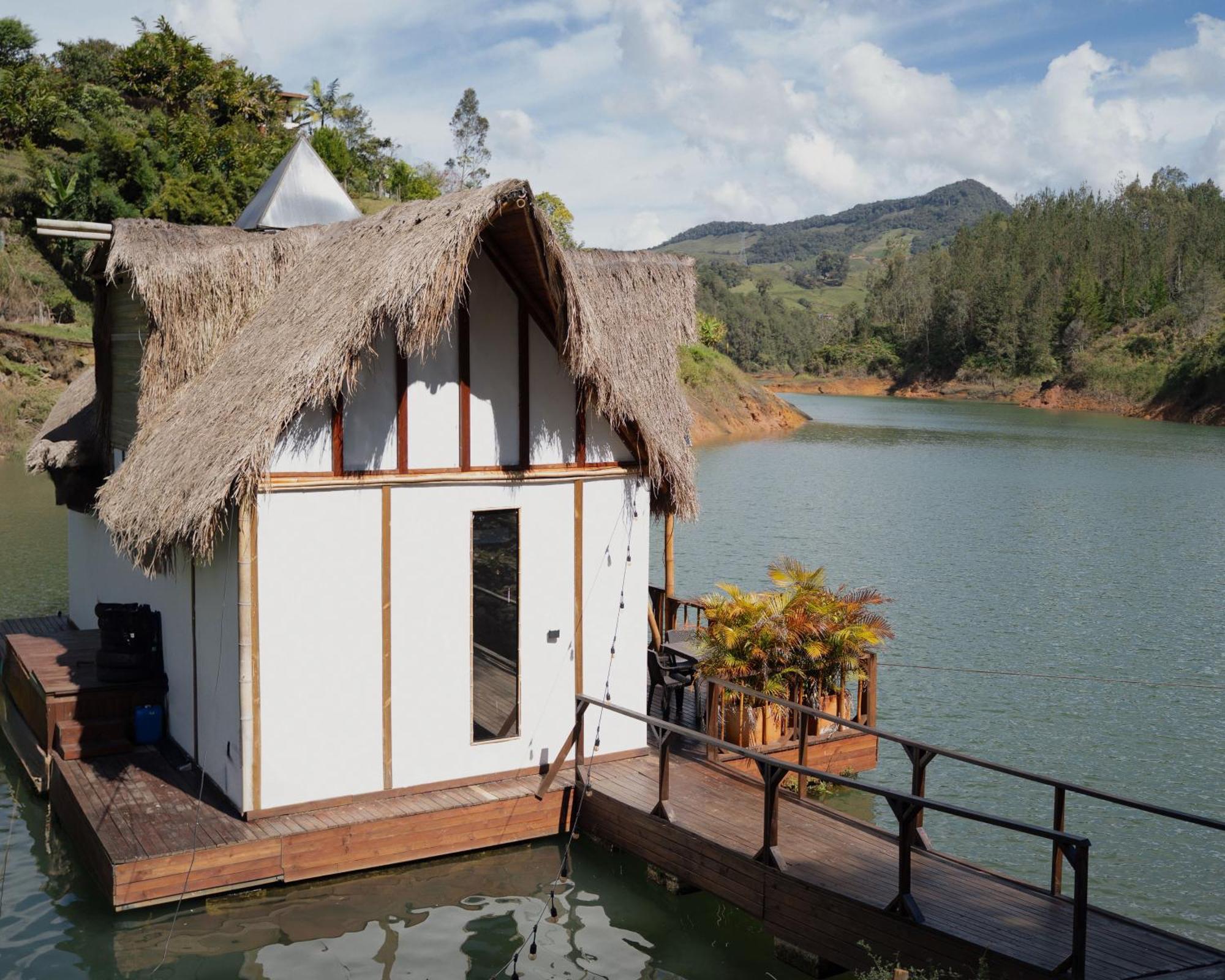 Ibuku Hotel Guatape - Chalets Ruang foto